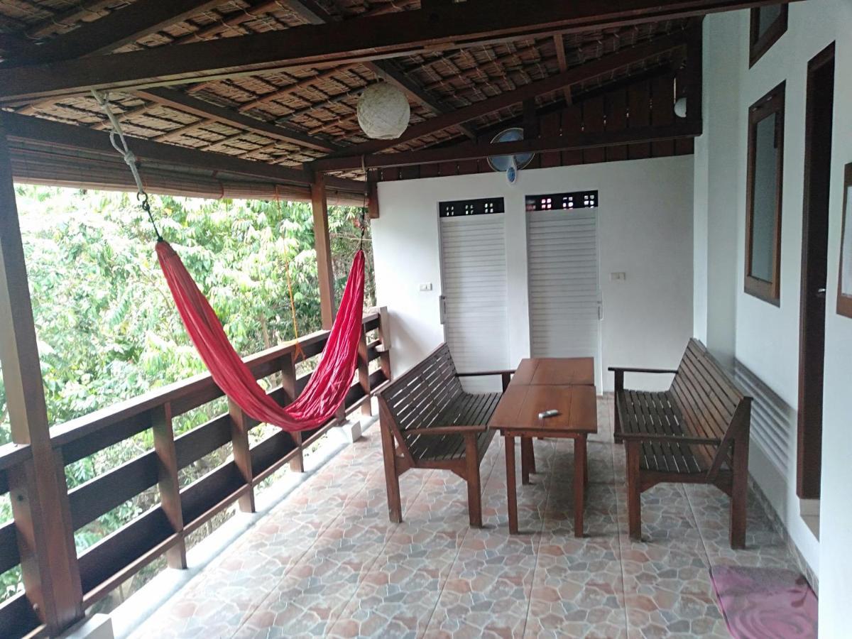 סבאנג Treetop Guesthouse And Bungalows מראה חיצוני תמונה