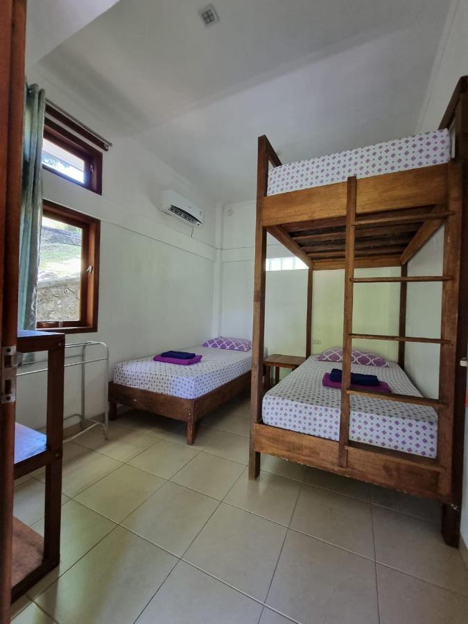 סבאנג Treetop Guesthouse And Bungalows מראה חיצוני תמונה